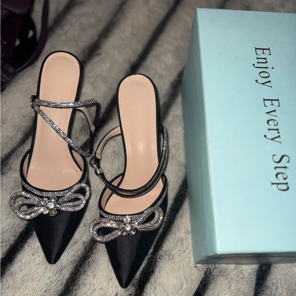 Elegant Black Women's Heels with Rhinestone Accents